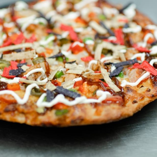 BBQ Chicken Nacho Pizza (18 Inch).