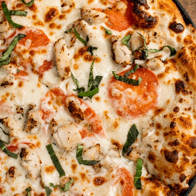 Chicken Alfredo (18 Inch).